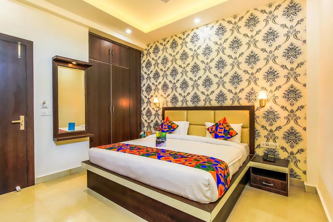 Fabhotel Star Of Taj Restobar Fatehabad Road Agra  3*, Agra (Uttar Pradesh)