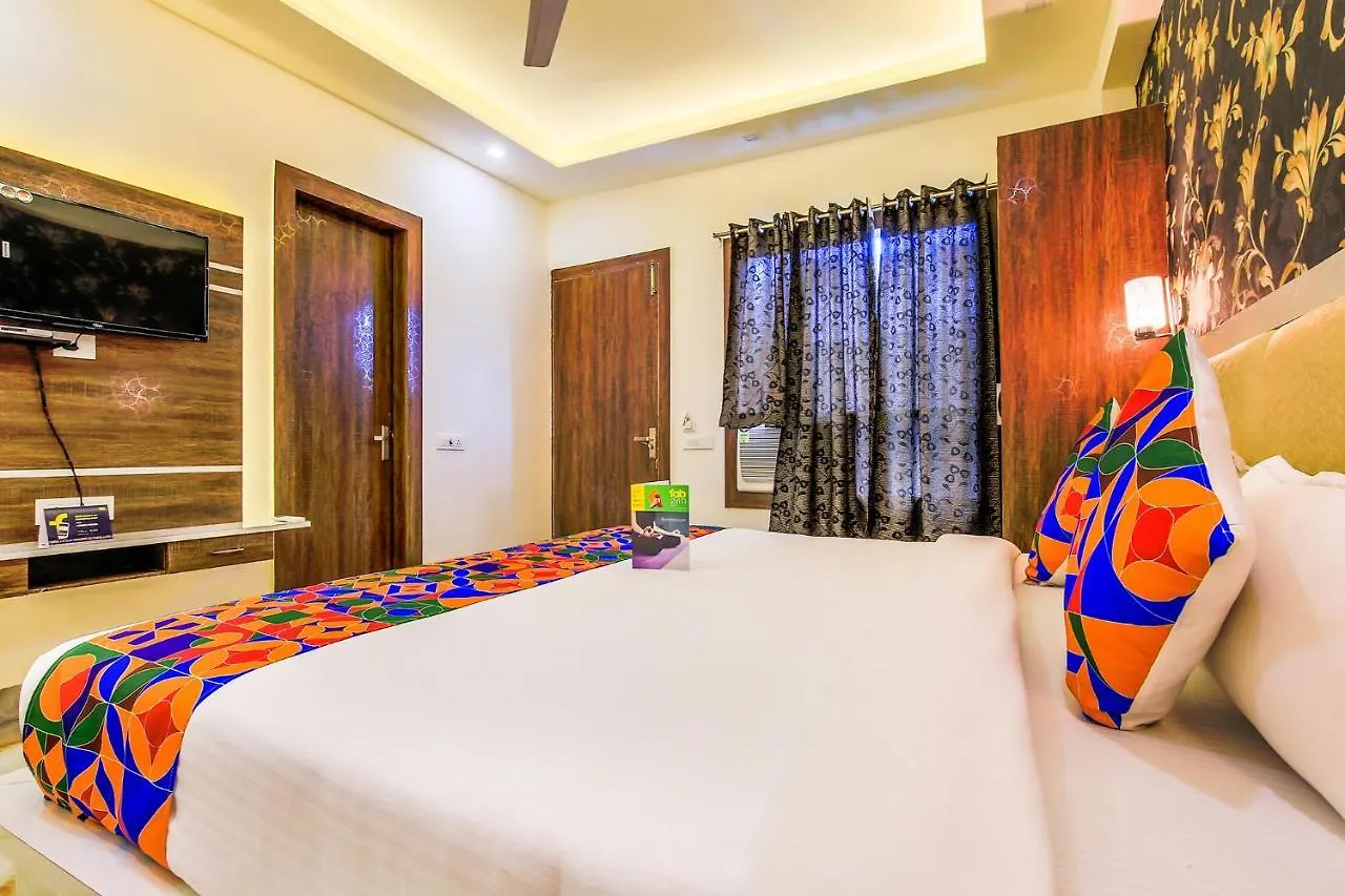 Fabhotel Star Of Taj Restobar Fatehabad Road Agra  3*, Agra (Uttar Pradesh)